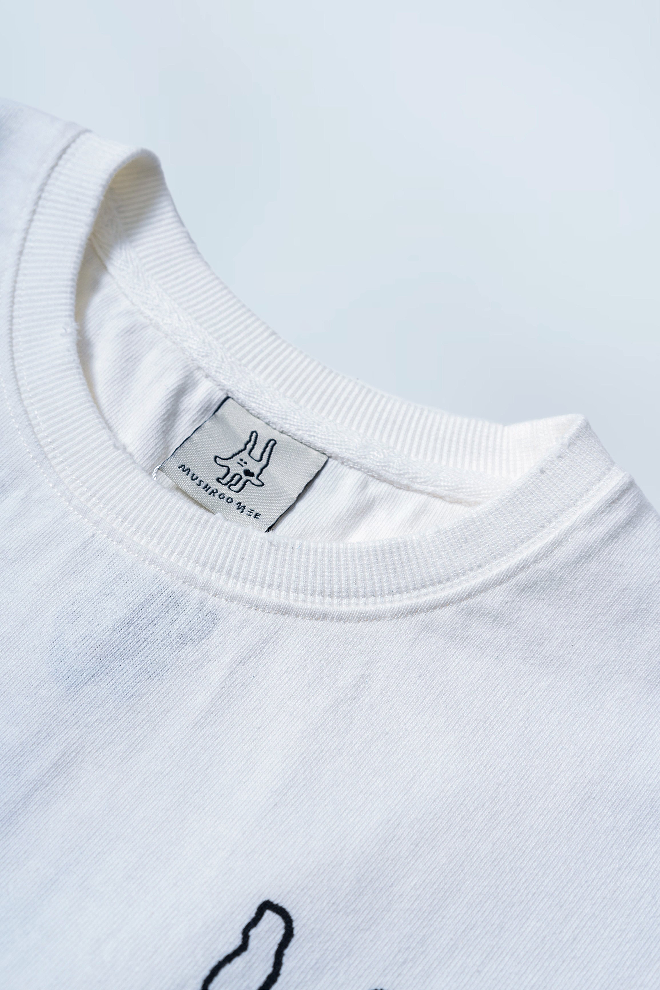 ‘SHELTER THE FROG’ TEE IN WHITE