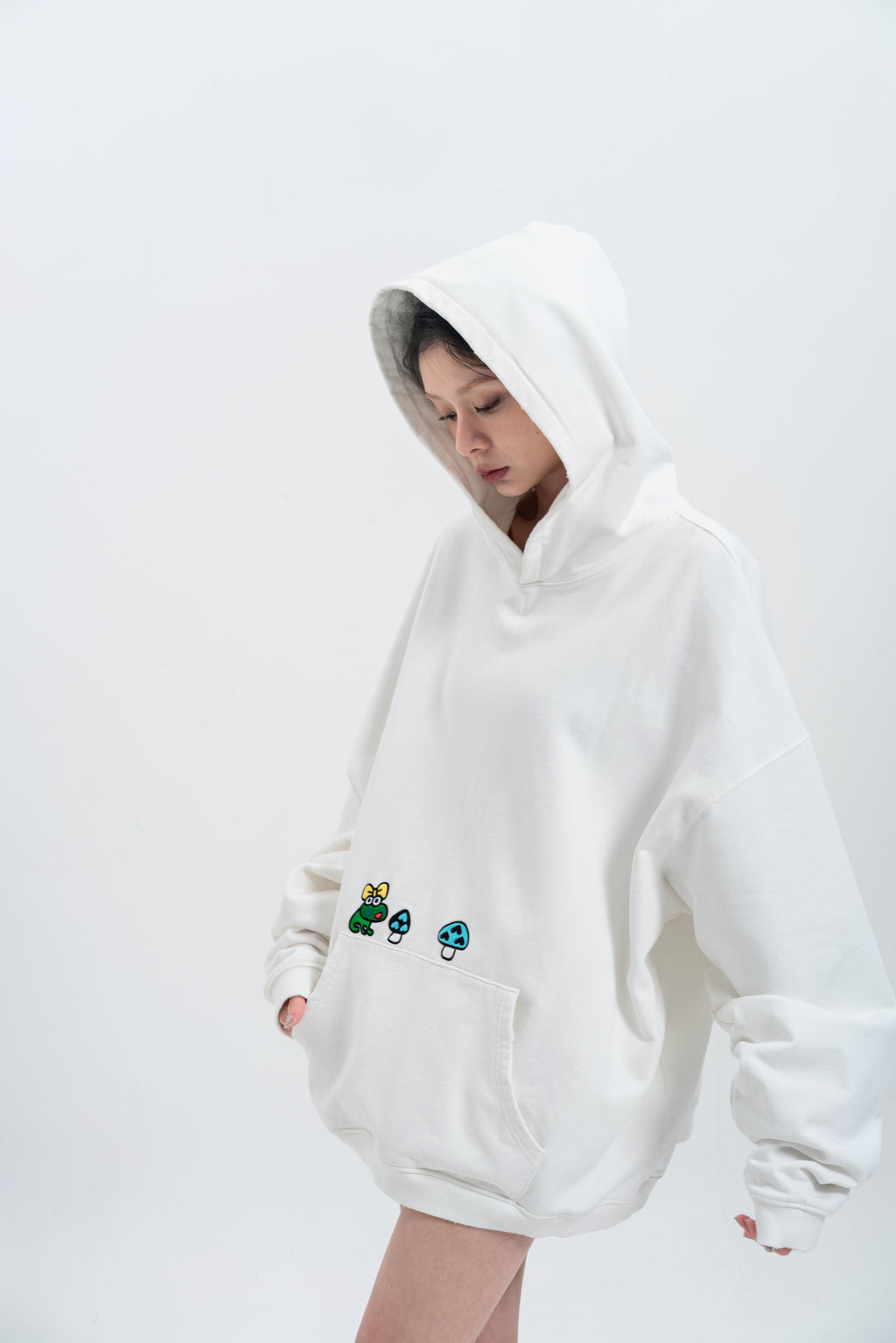 ‘MUSHROOM PICKING’ HOODIE IN WHITE